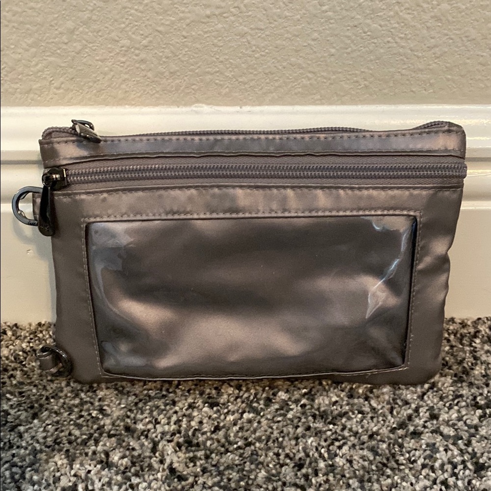 Lug Quilted Gray Pouch - Picture 2 of 4